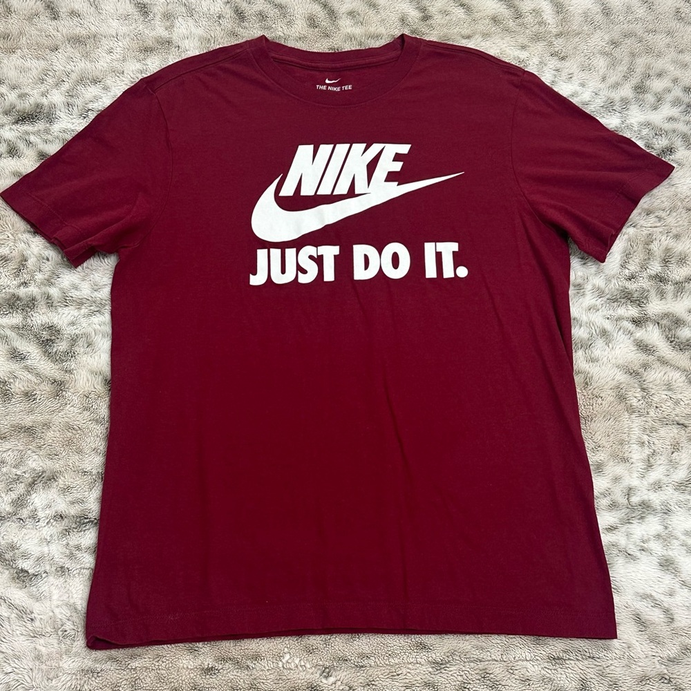 Nike The Nike Tee  Men T-shirt  burgundy  Short Sleeve Crew Neck Graphic Print